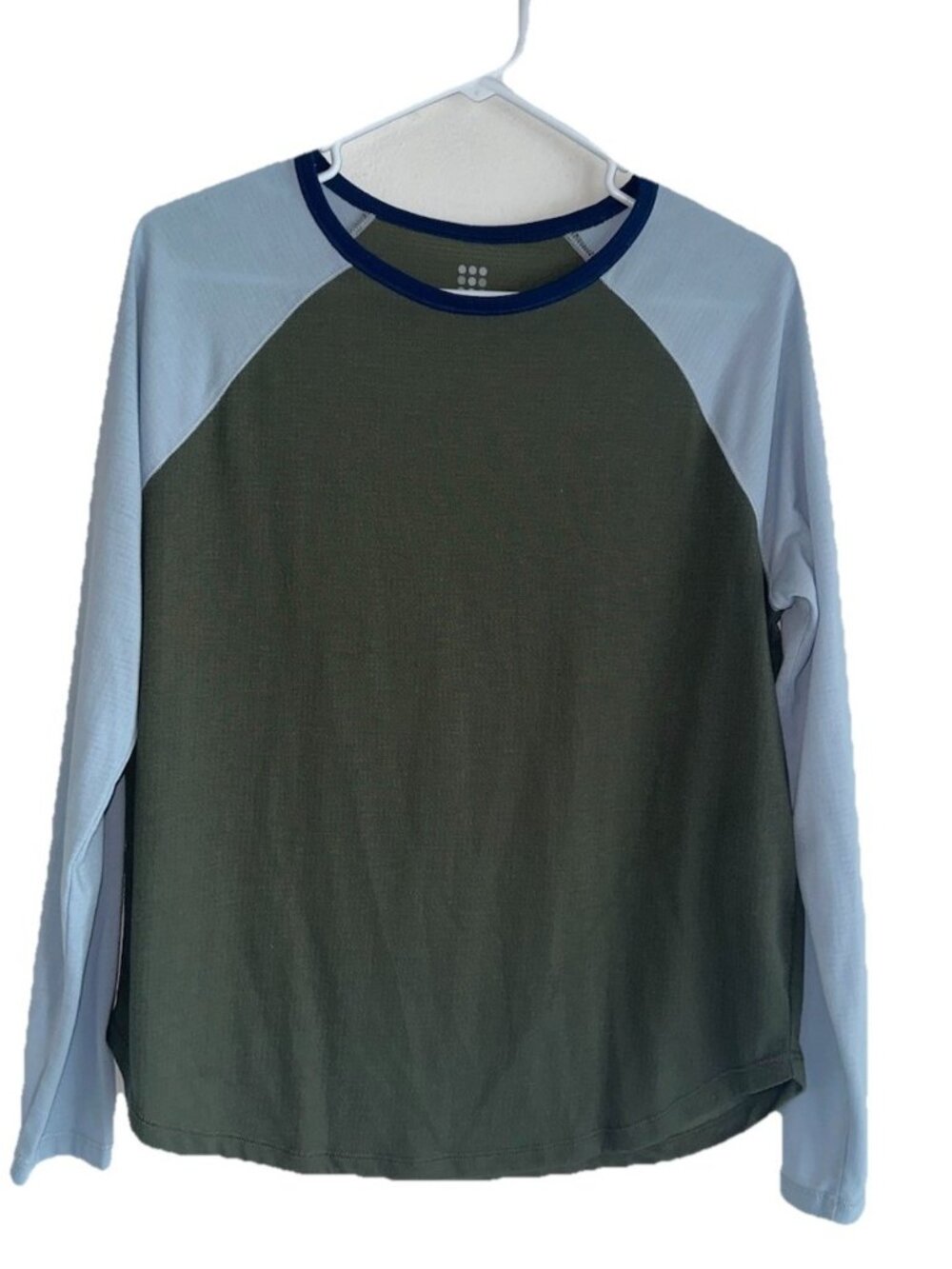 Title Nine Women’s M Olive & Light Blue/Gray Raglan Baseball Top Athleisure